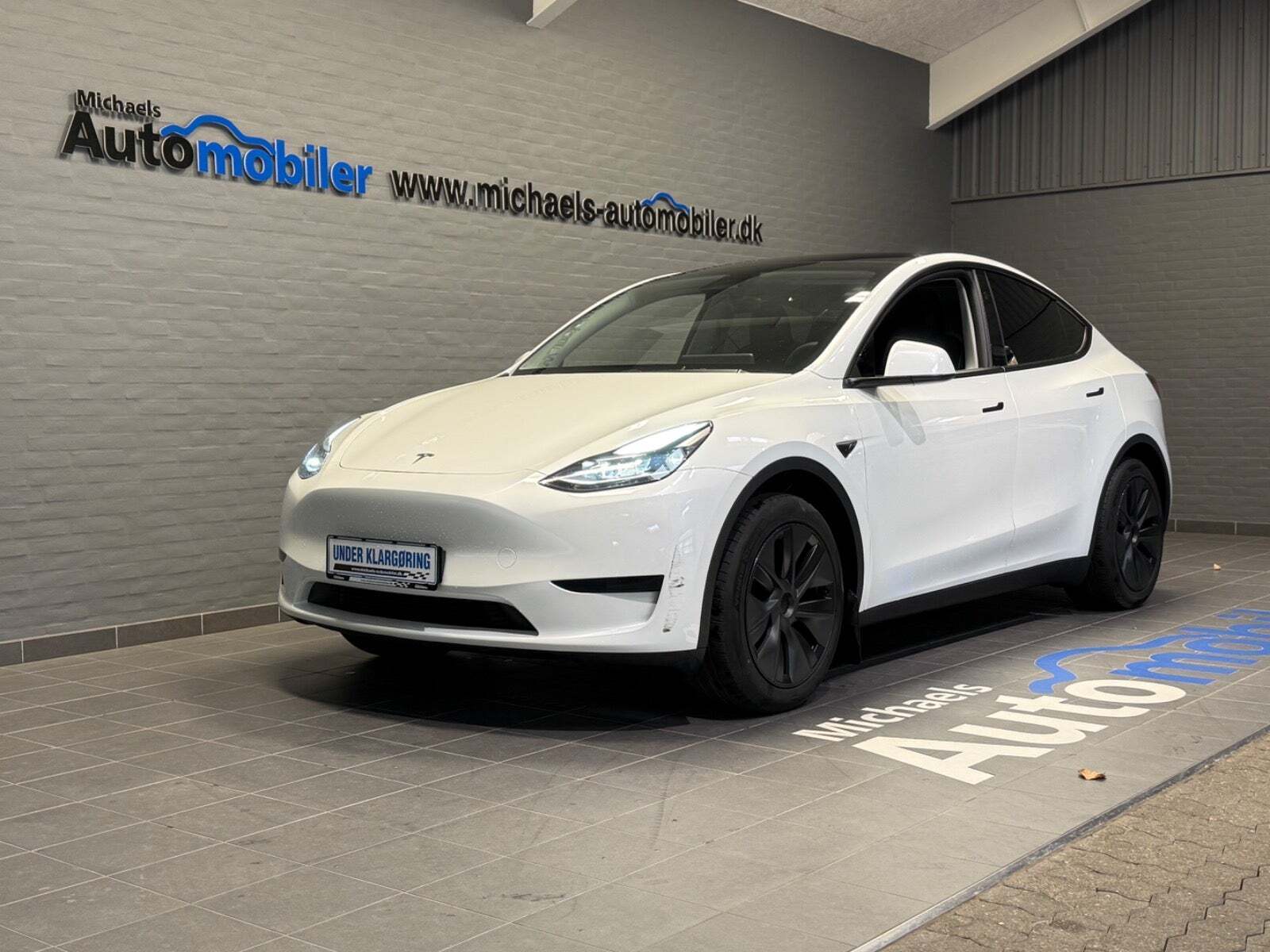 Tesla Model Y RWD