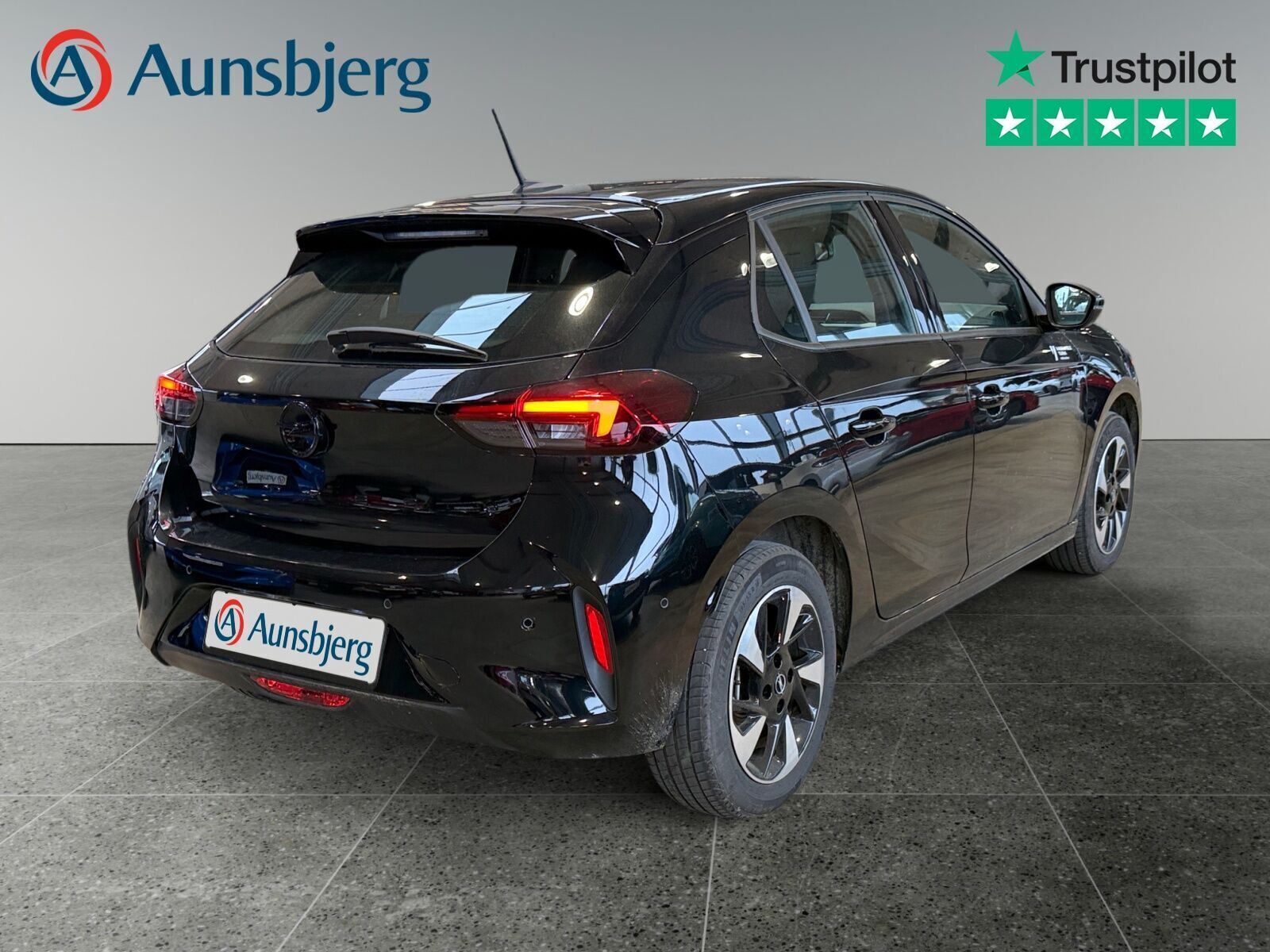 Sort Opel Corsa-e fra 2024