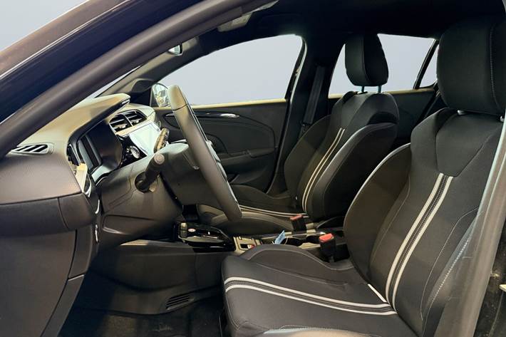 Sort Opel Corsa-e fra 2024