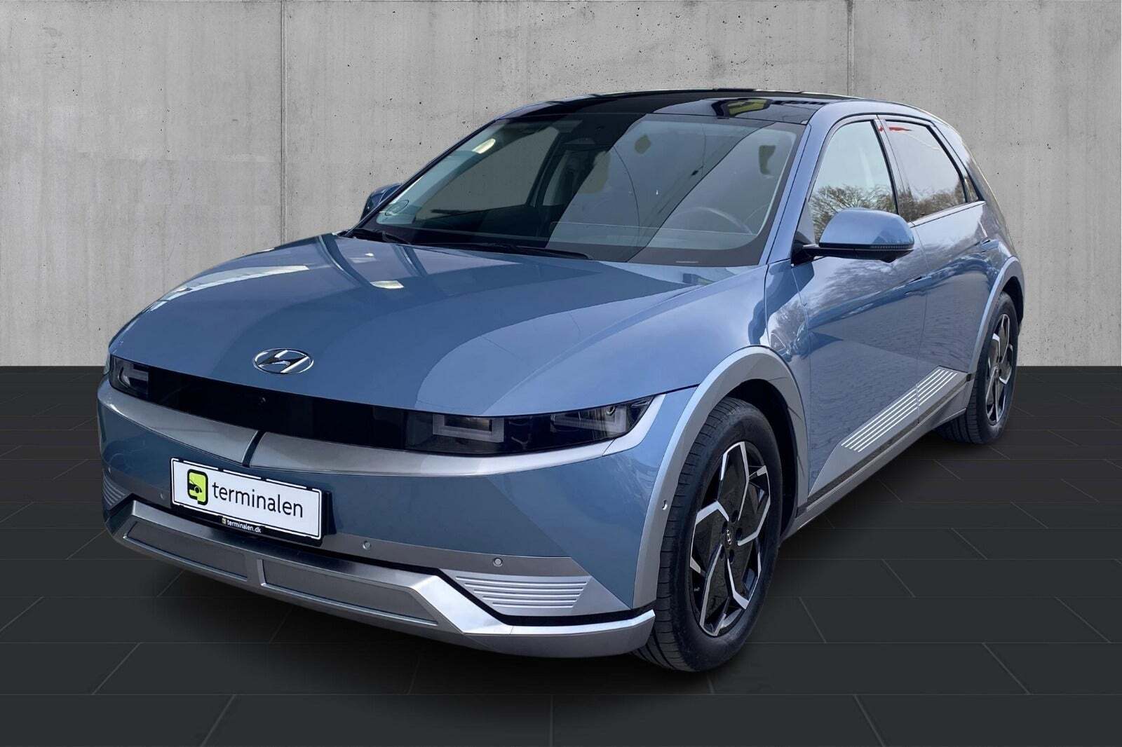 Blå Hyundai Ioniq 5 fra 2022