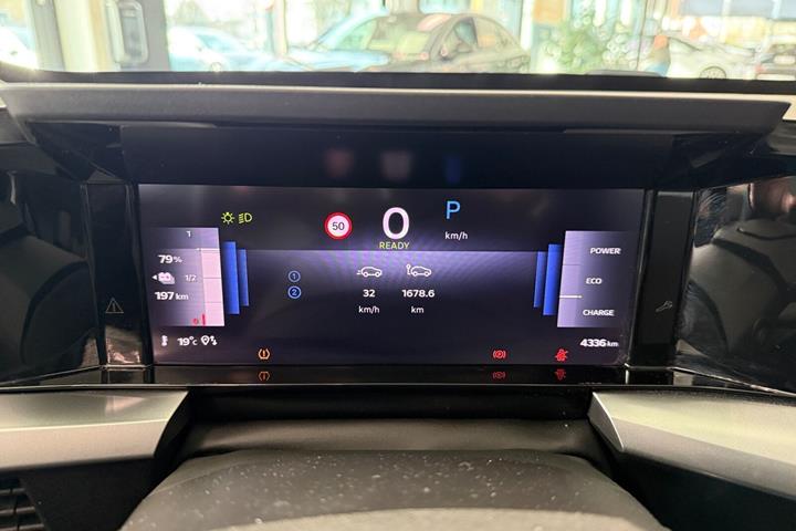 Sort Opel Frontera fra 2025