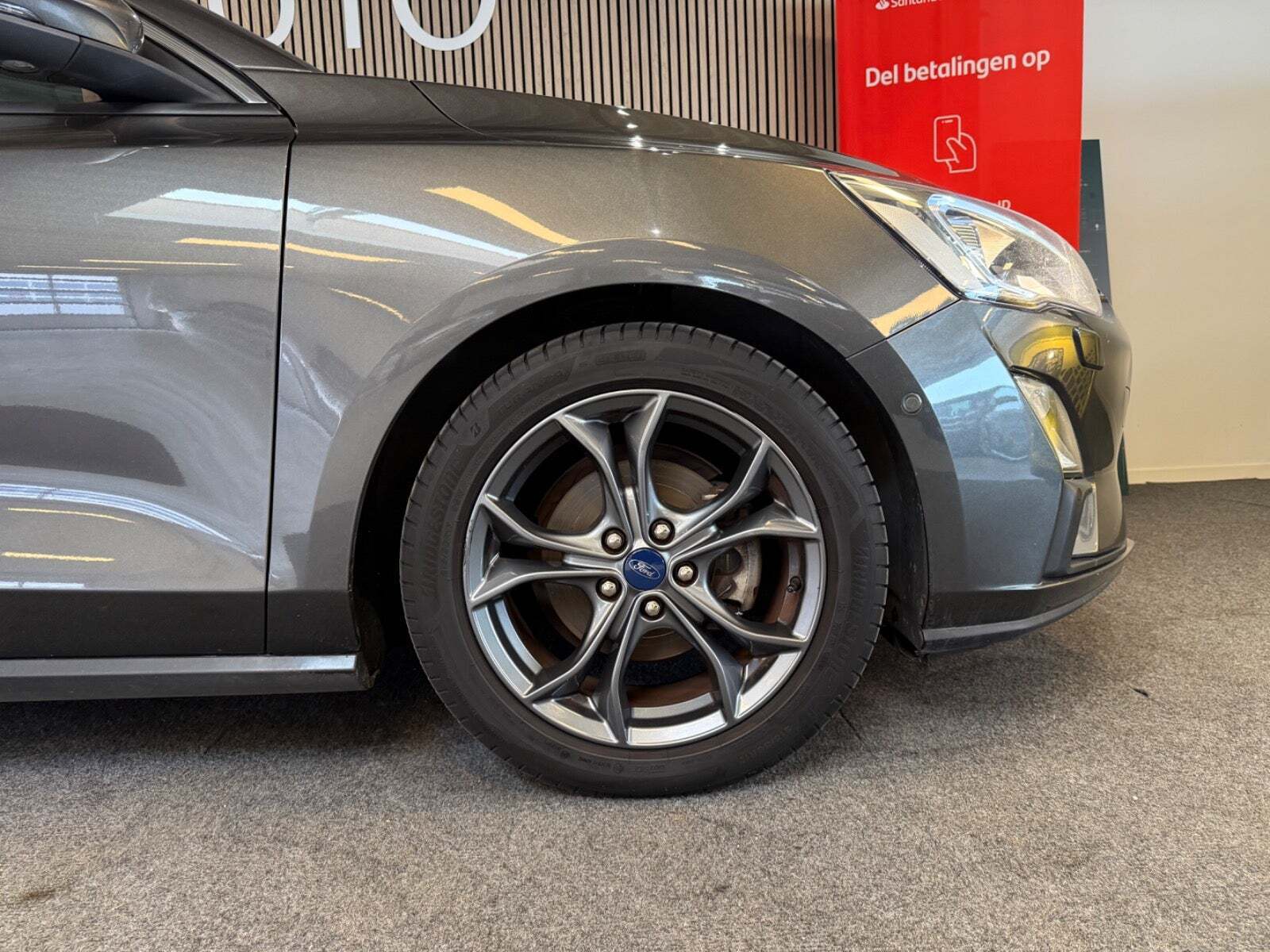 Grå Ford Focus fra 2018