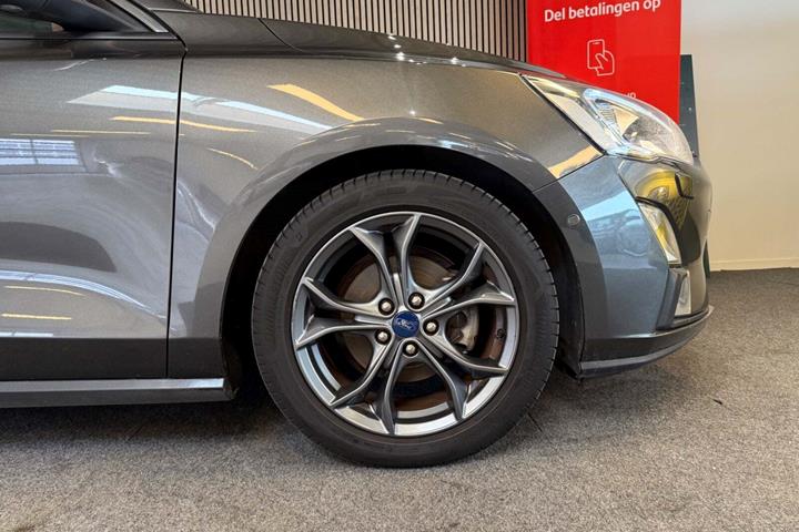 Grå Ford Focus fra 2018