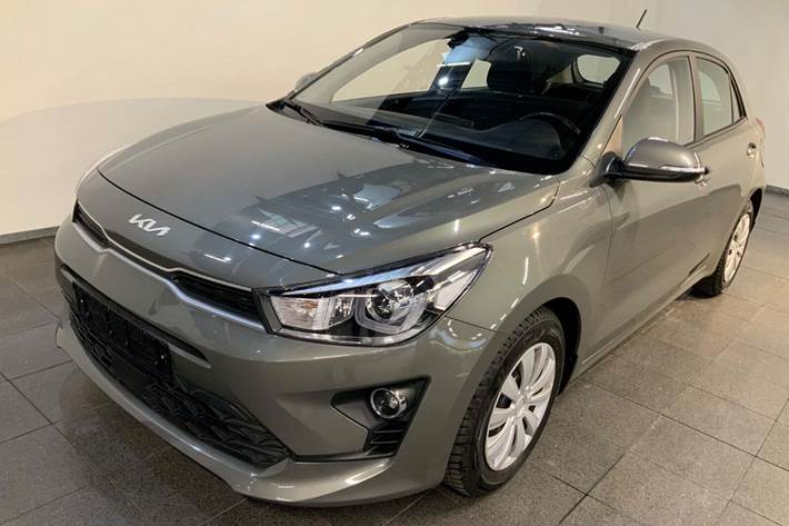 Grå Kia Rio fra 2022