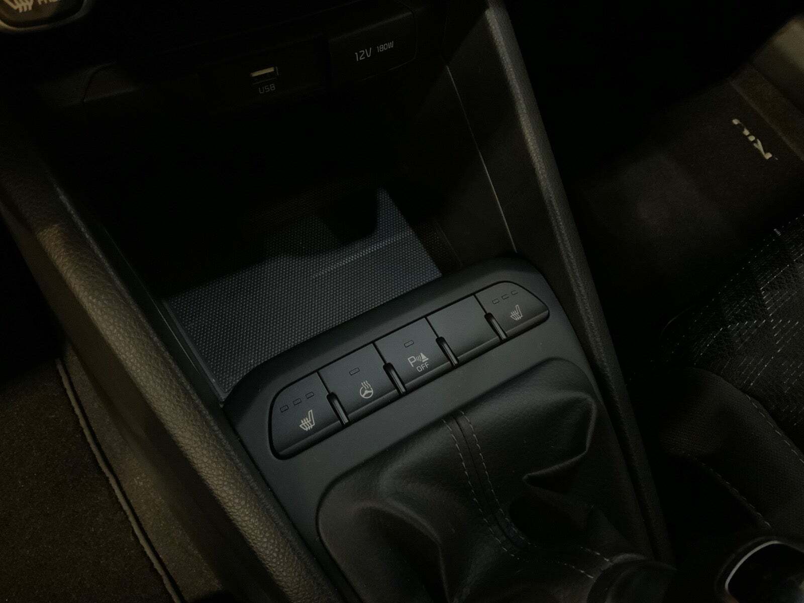 Grå Kia Rio fra 2022