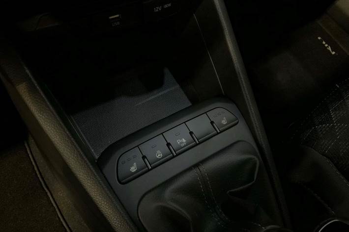 Grå Kia Rio fra 2022