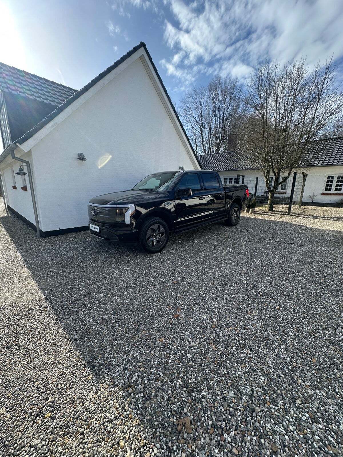 Ford F-150 131 Lightning Lariat Extended Range