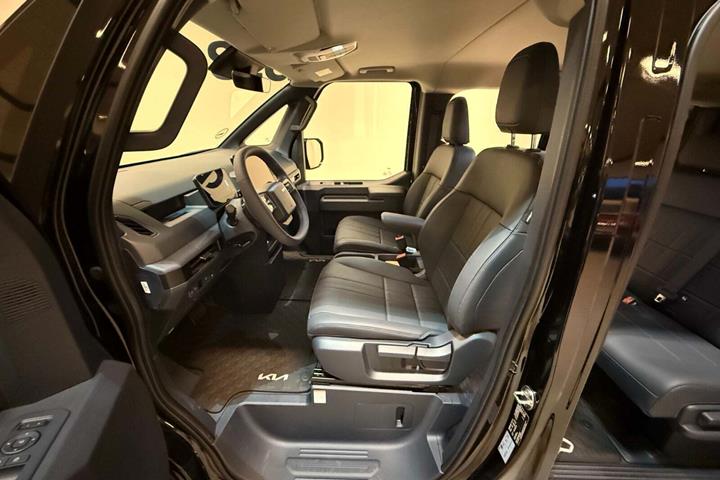 Sort Kia PV5 fra 2026 set indefra