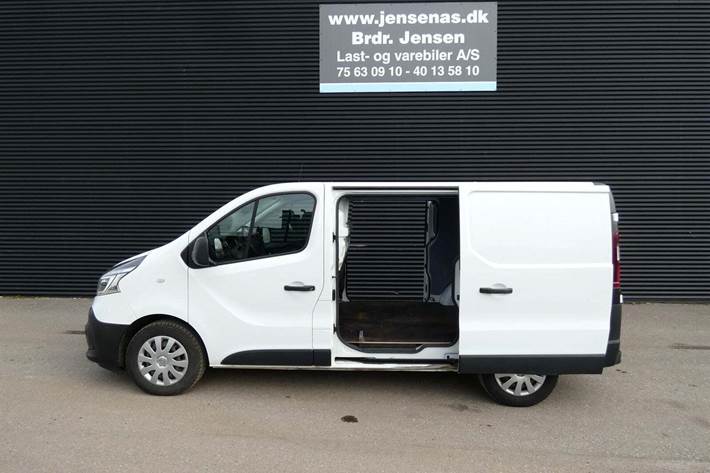 Hvid Renault Trafic T29 fra 2020