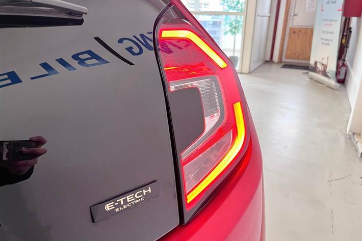 Rød Renault Twingo fra 2023