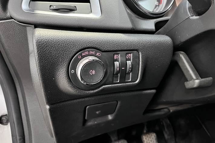 Sølv Opel Astra fra 2014