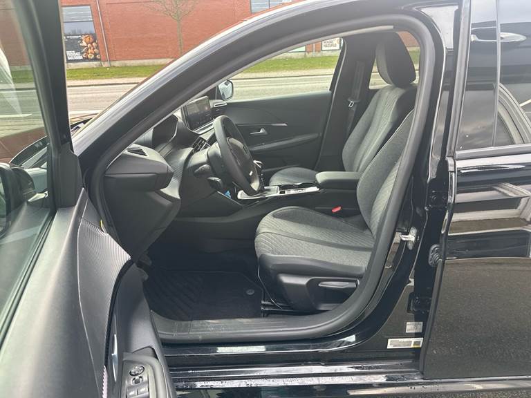 Peugeot 208 1,2 PureTech Allure 100HK 5d 6g