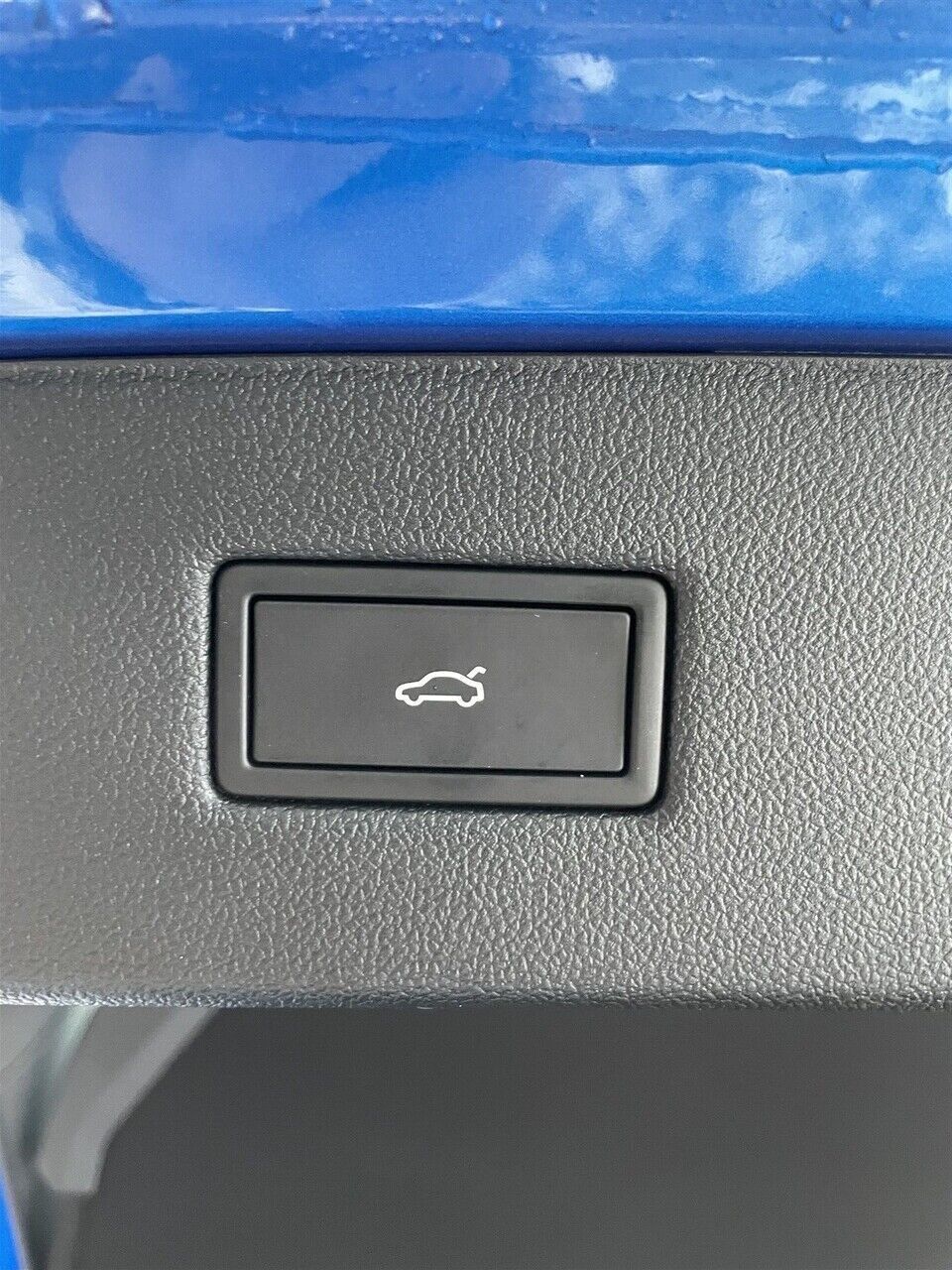 Blå Ford Capri fra 2025