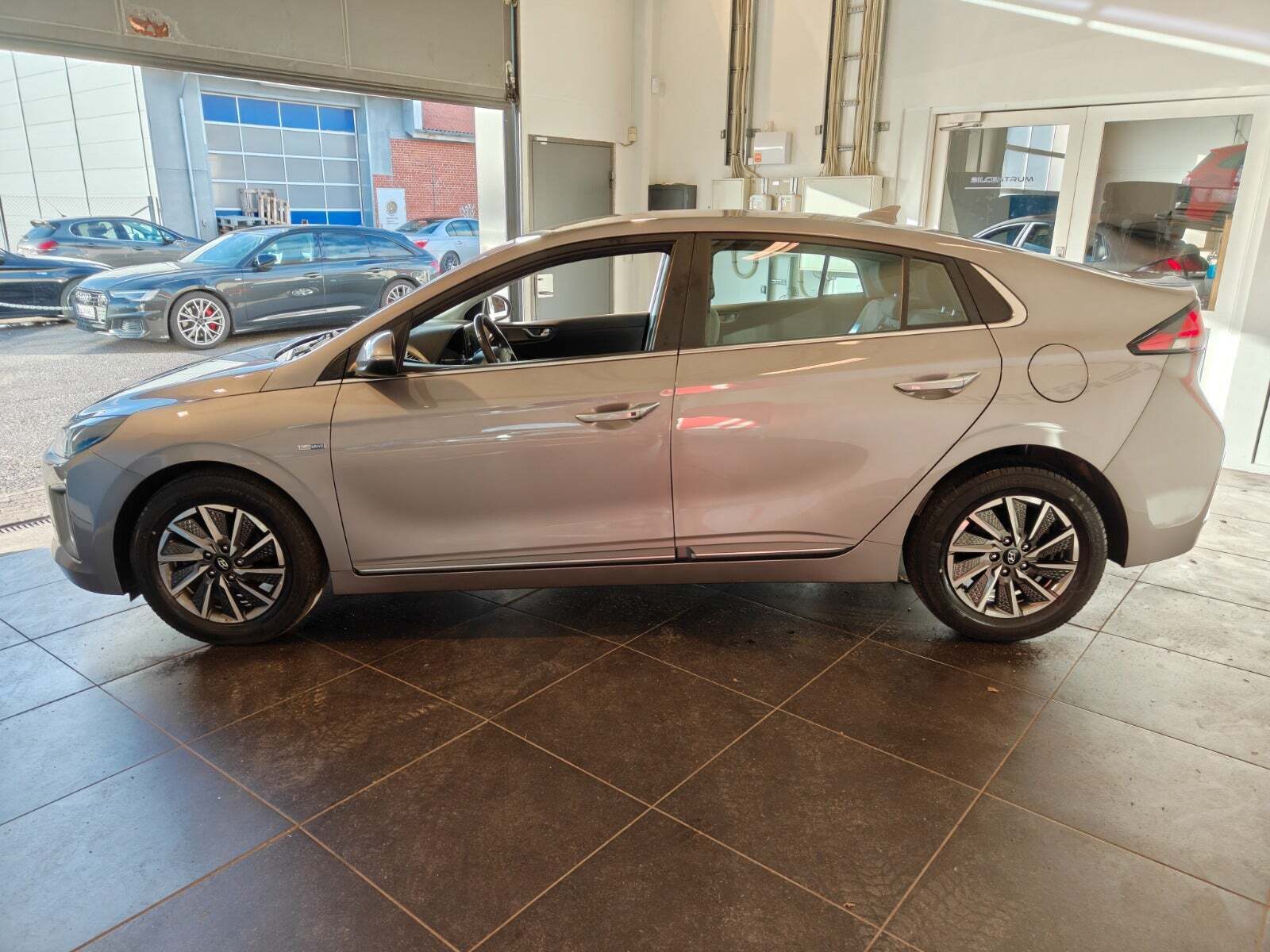 Hyundai Ioniq 40 EV Premium