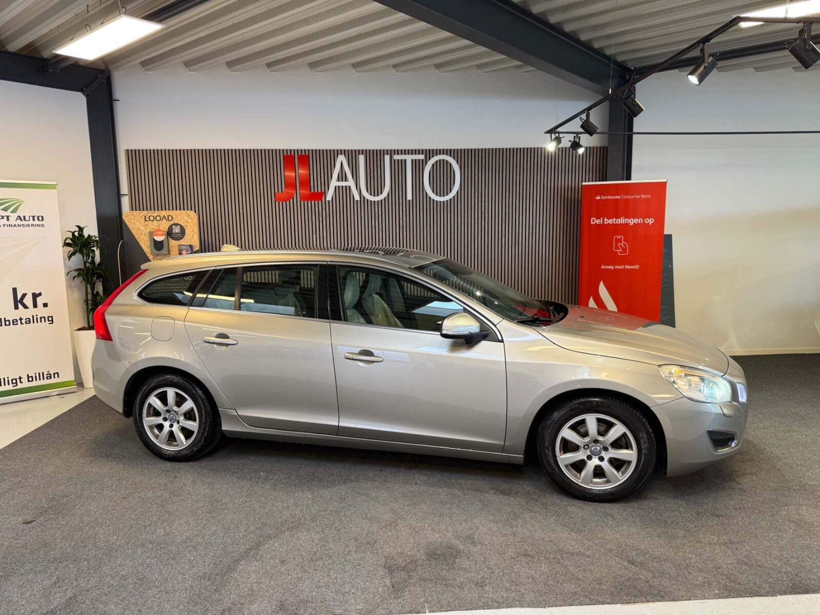 Volvo V60 1,6 T3 150 Summum