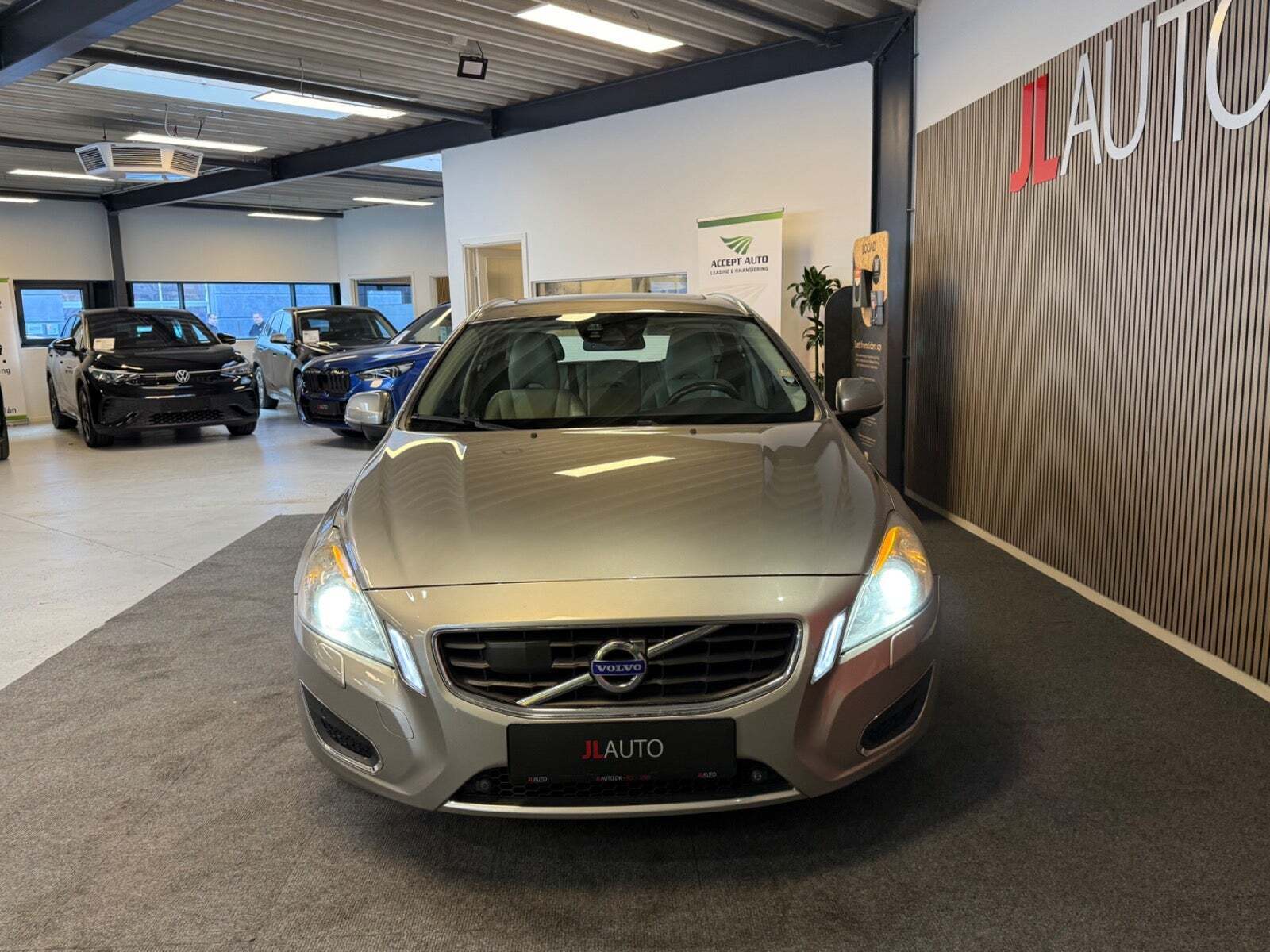 Volvo V60 1,6 T3 150 Summum