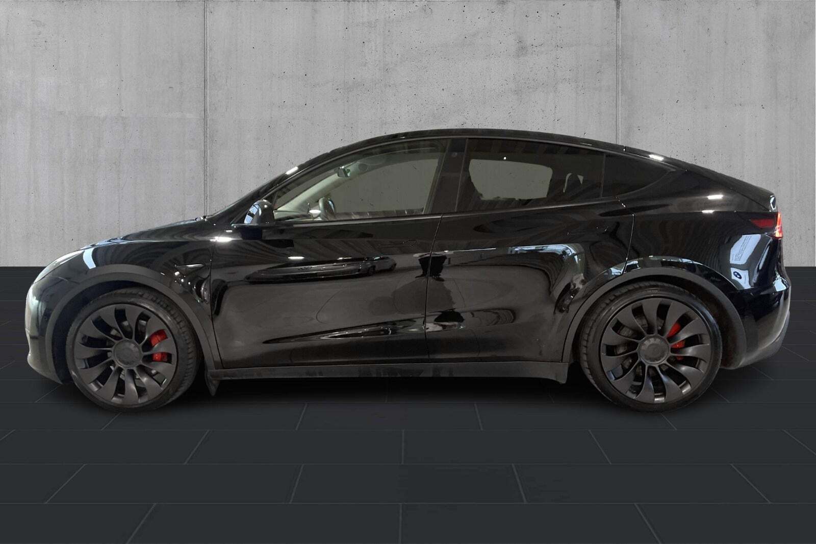 Tesla Model Y Performance AWD