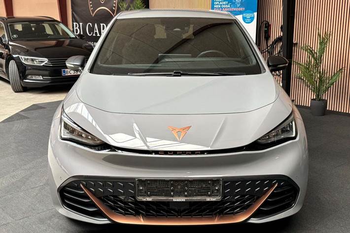 Grå Cupra Born fra 2023