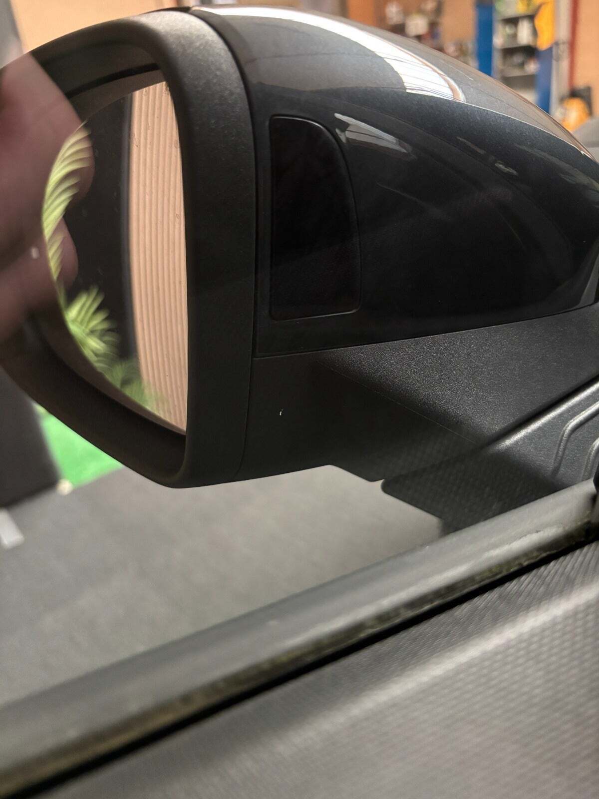 Grå Cupra Born fra 2023