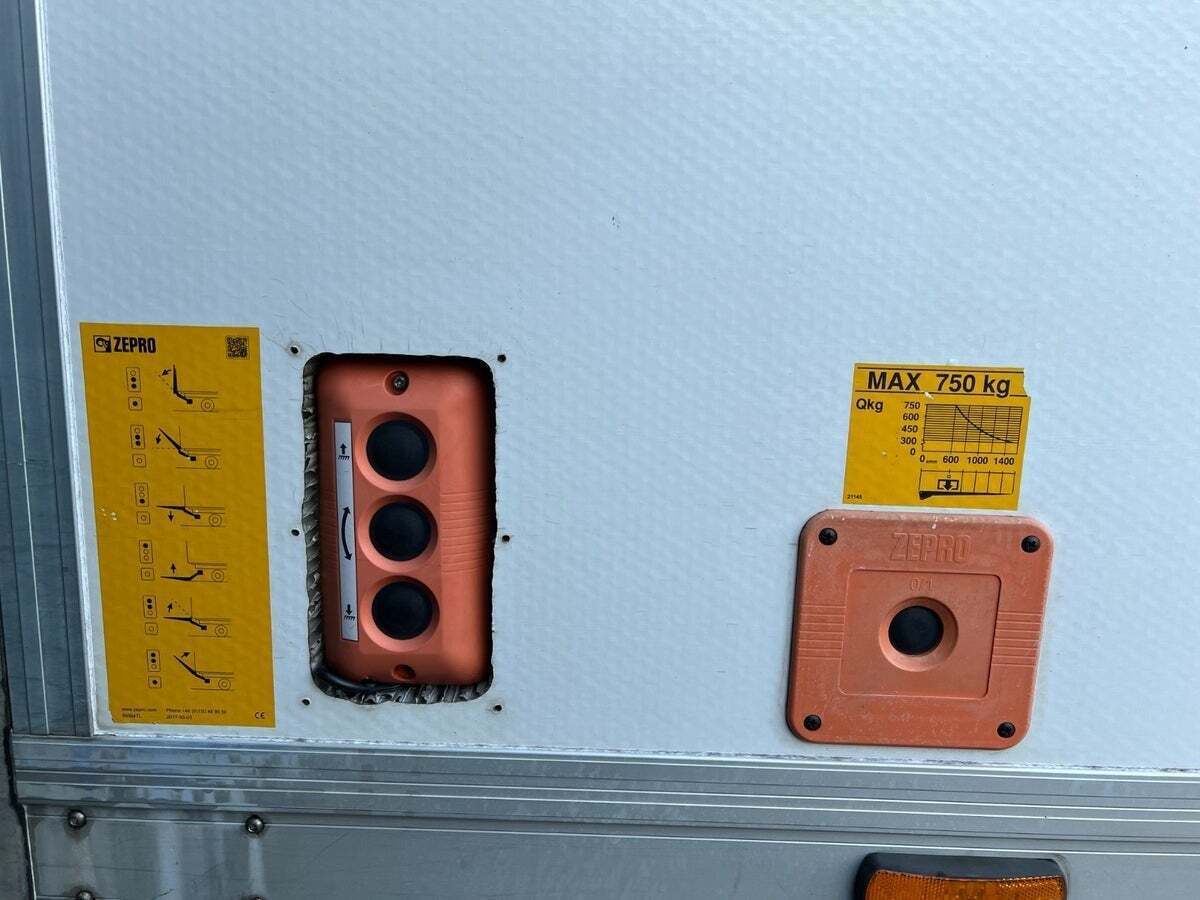 Iveco Daily 3,0 35C17 18m³ Van AG8