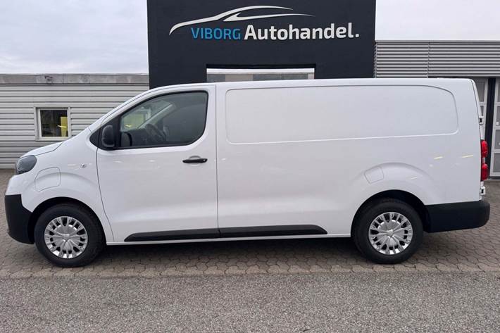 Hvid Toyota ProAce fra 2026