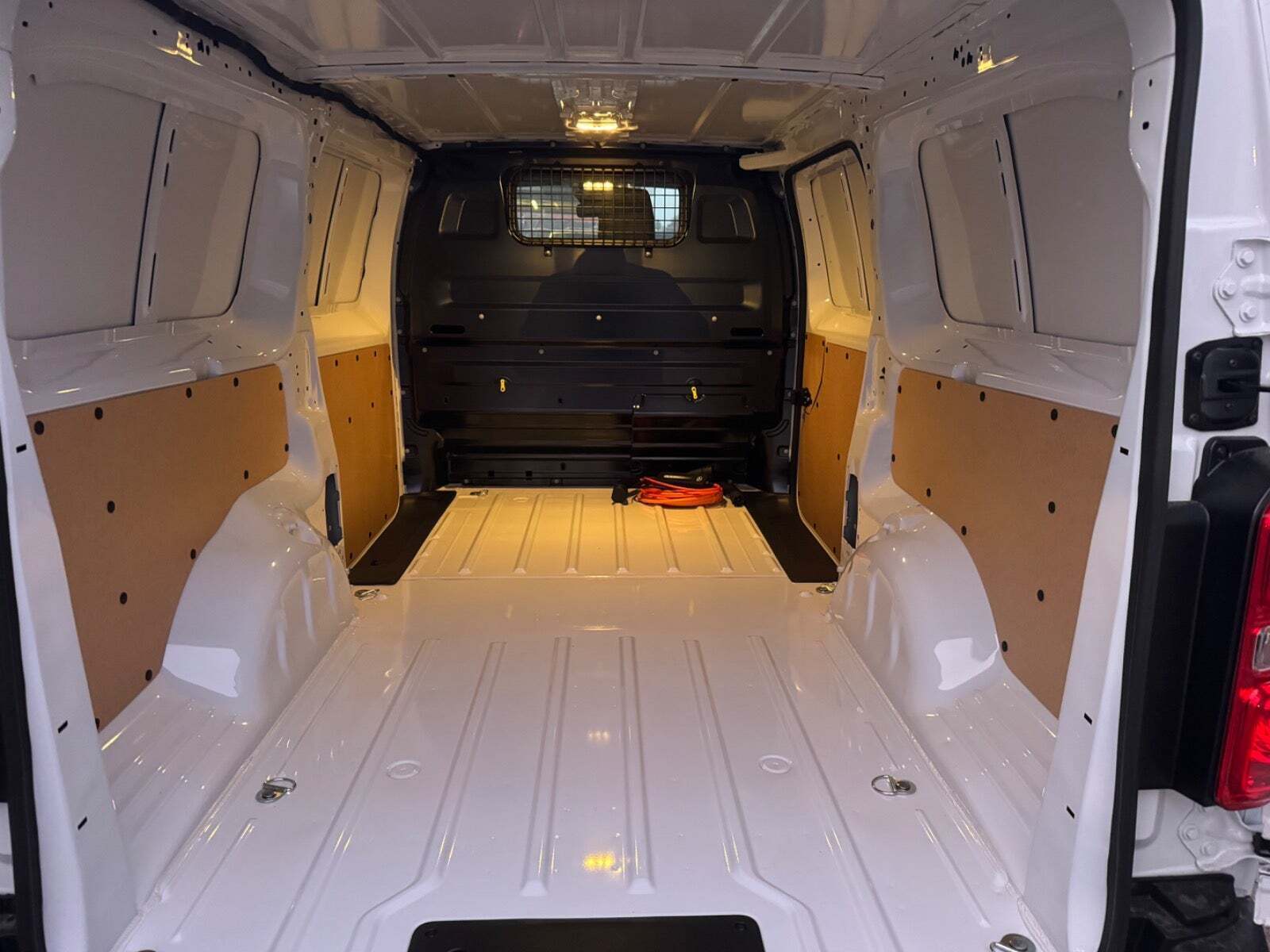 Hvid Toyota ProAce fra 2026