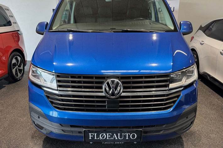 Blå VW Transporter fra 2021