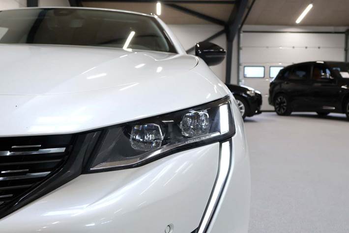 Hvid Peugeot 508 fra 2022