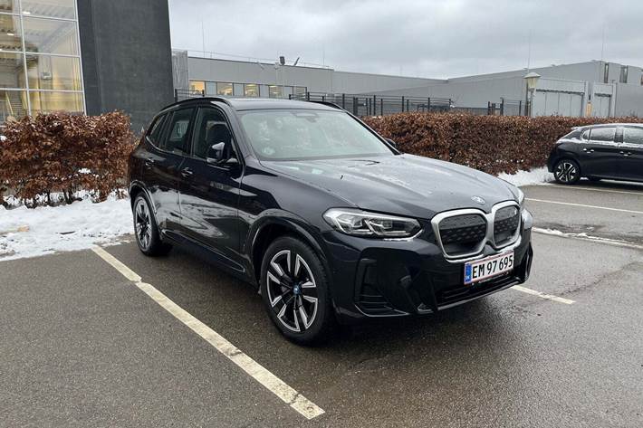 Sort BMW iX3 fra 2022