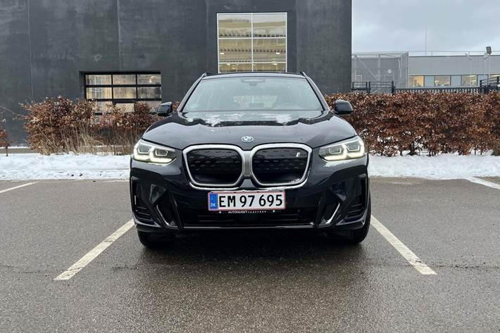 Sort BMW iX3 fra 2022