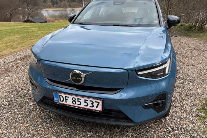 Blå Volvo C40 fra 2022