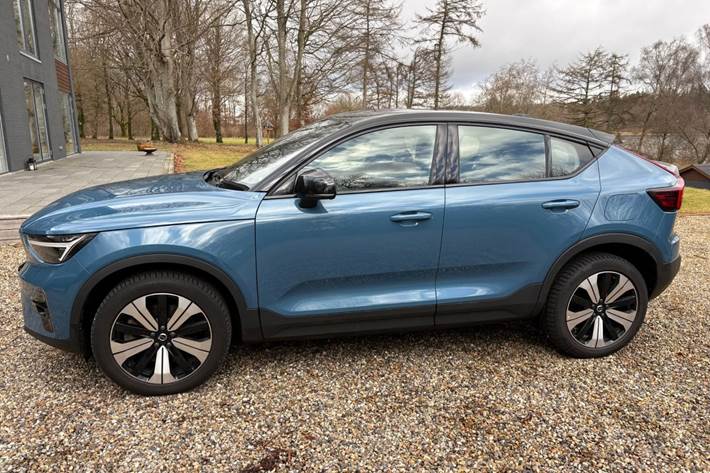 Blå Volvo C40 fra 2022