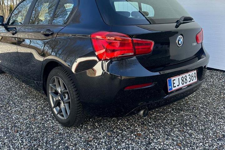 Sort BMW 118i fra 2018