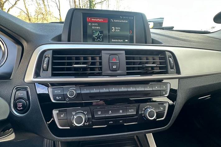 Sort BMW 118i fra 2018