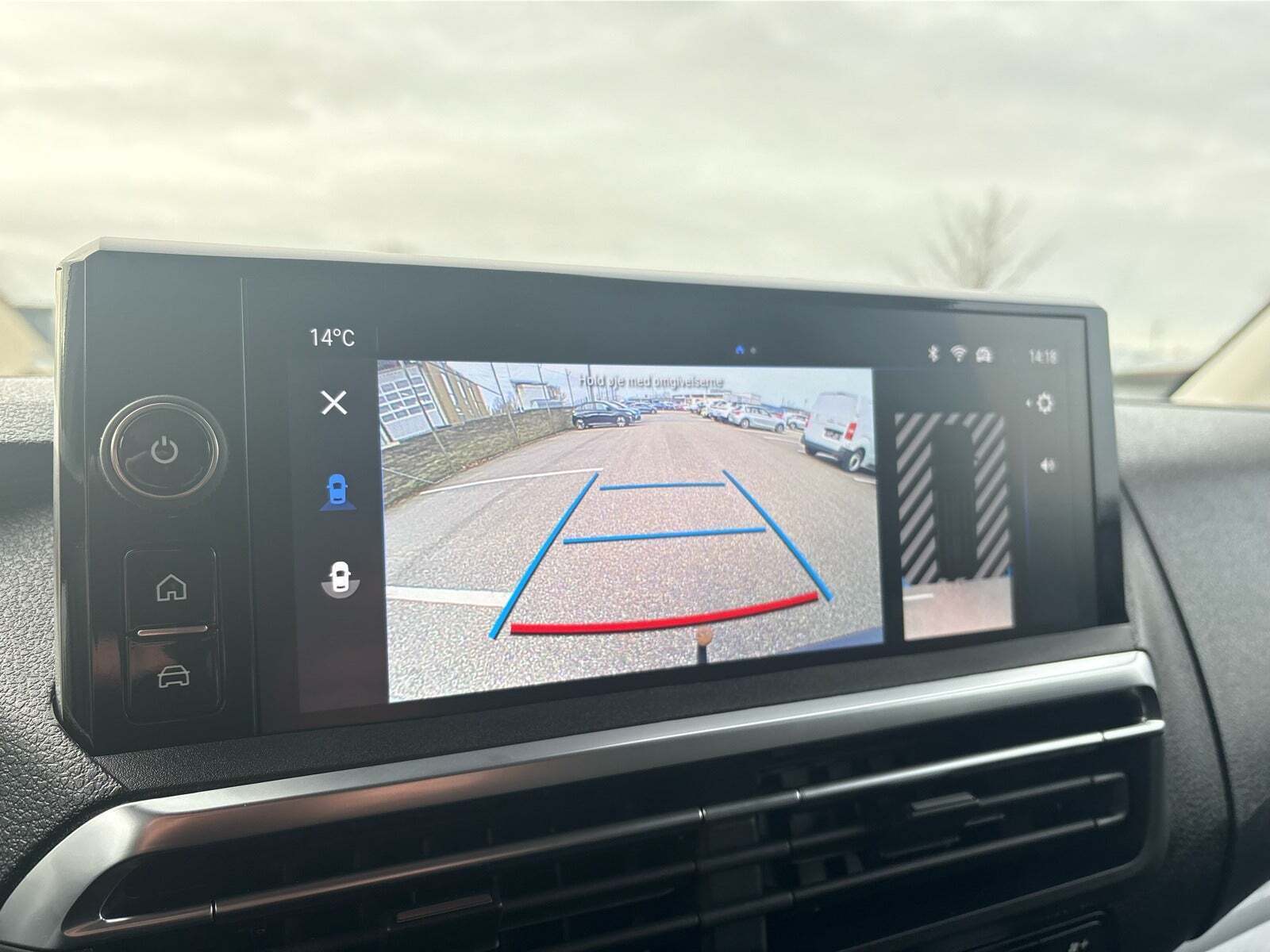 Hvid Opel Vivaro-e fra 2025