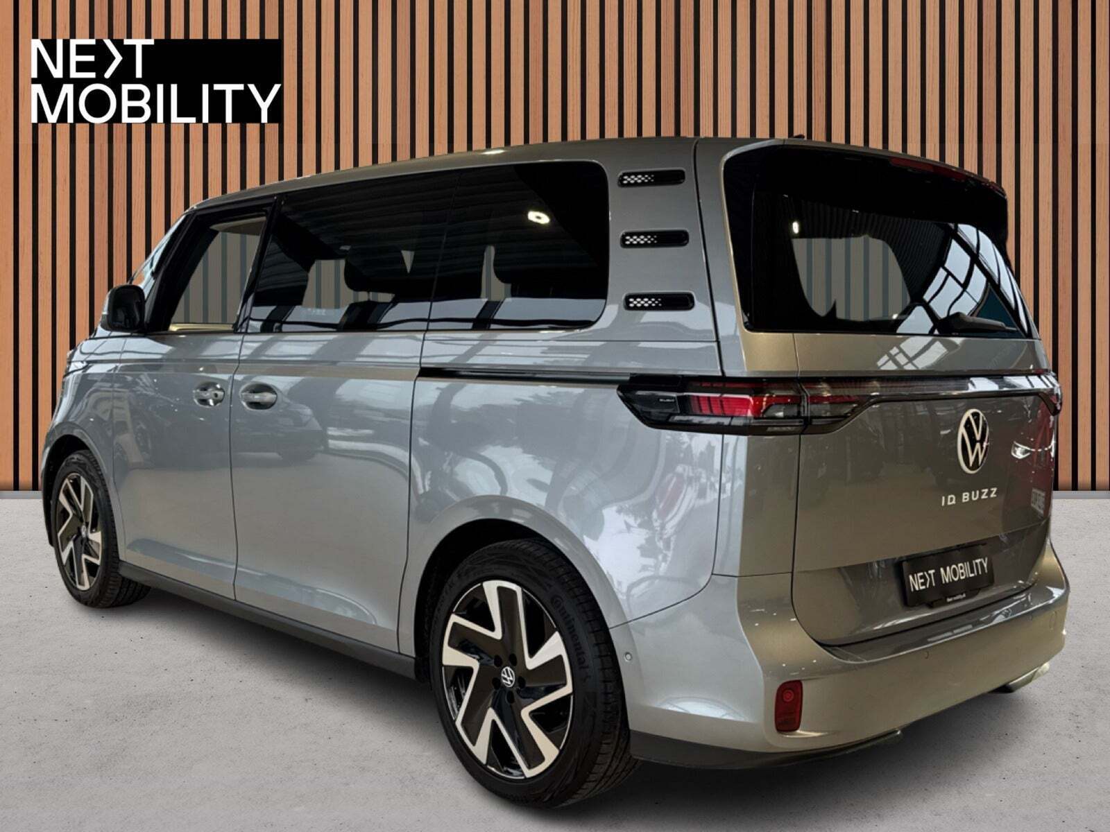 Sølv VW ID.Buzz fra 2024
