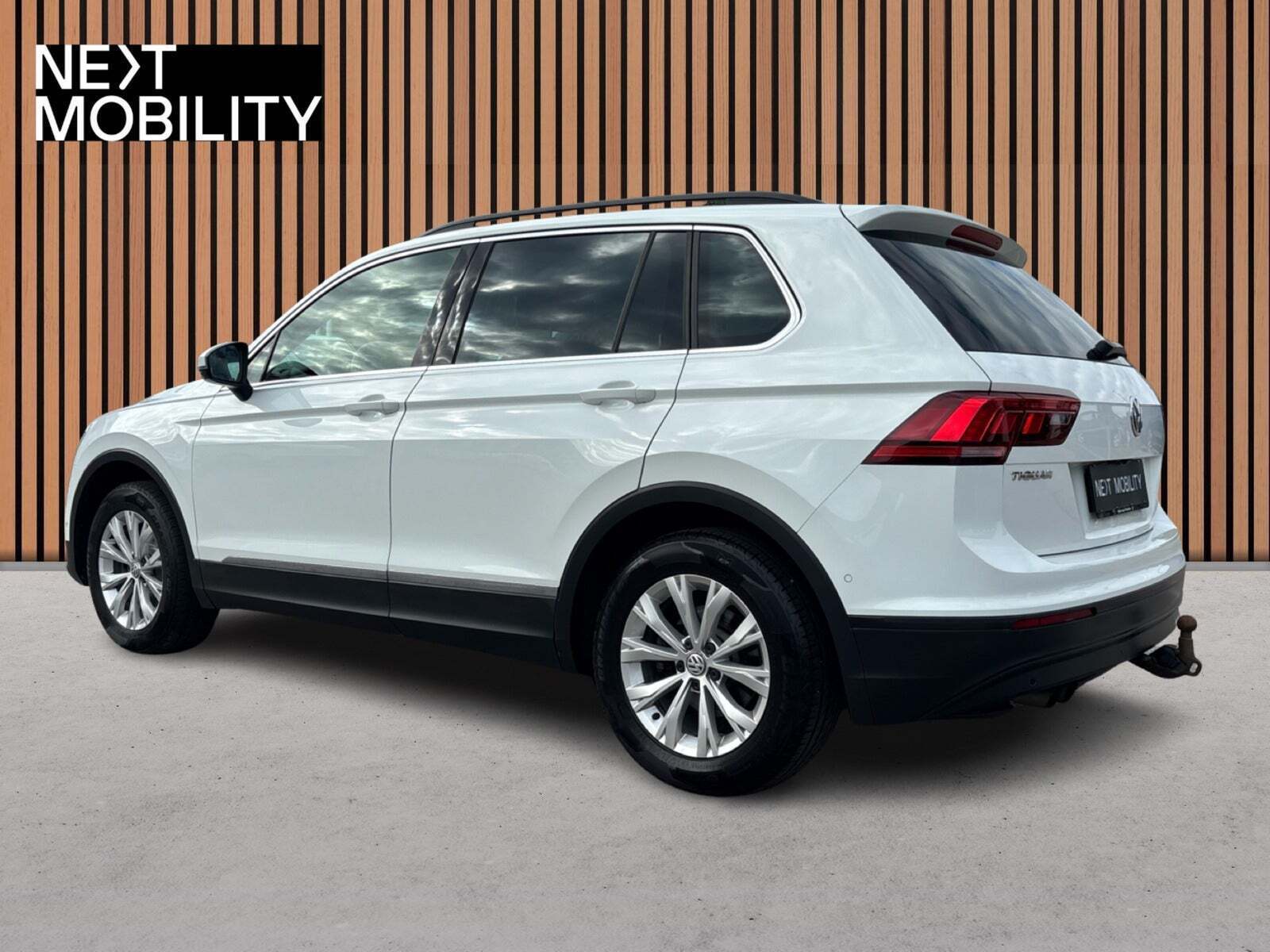 Hvid VW Tiguan fra 2017