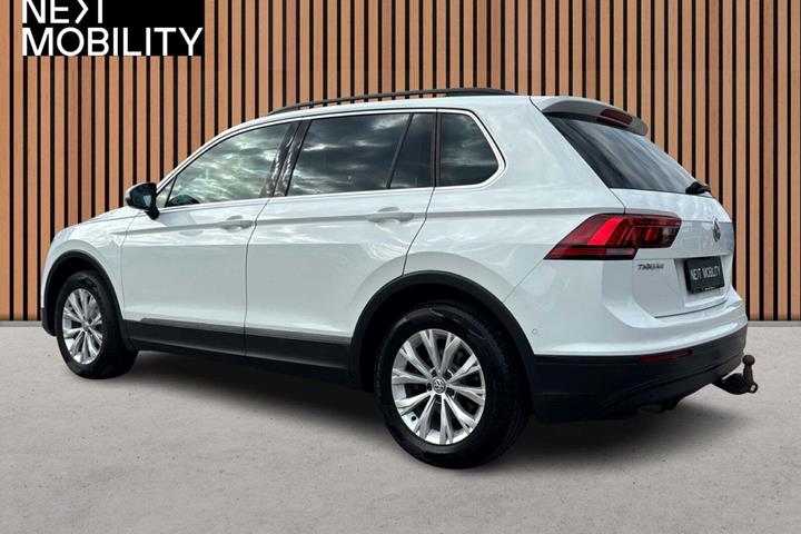 Hvid VW Tiguan fra 2017