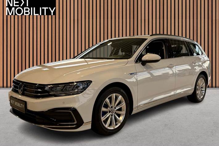 Hvid VW Passat fra 2022