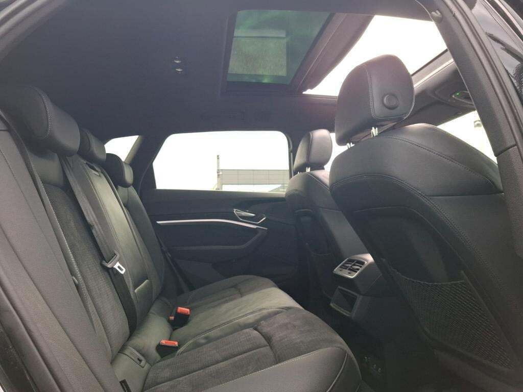 Sort Audi e-tron fra 2022