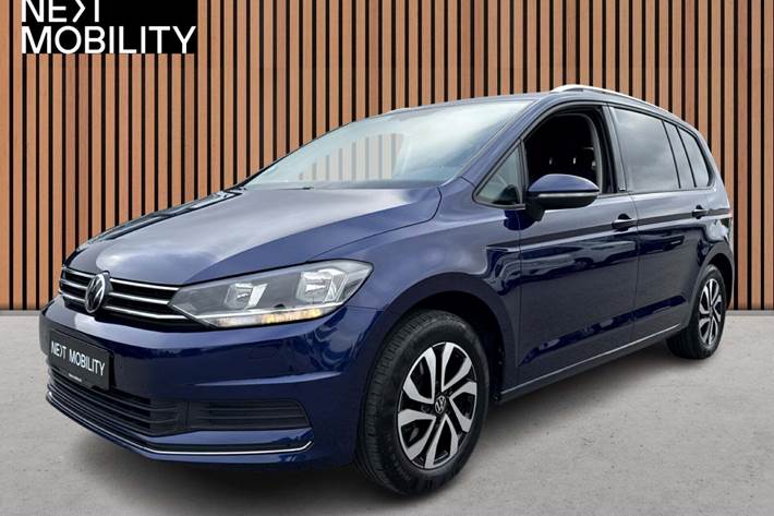 Blå VW Touran fra 2021
