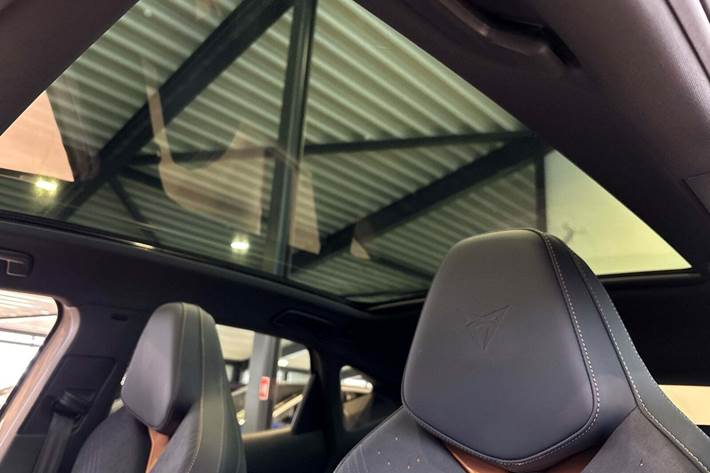 Beige Cupra Tavascan fra 2025