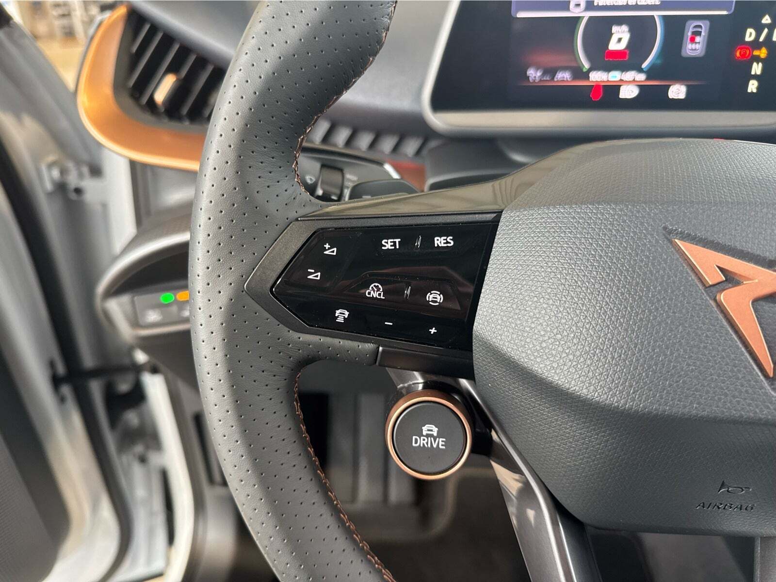 Hvid Cupra Tavascan fra 2025