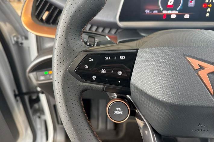 Hvid Cupra Tavascan fra 2025