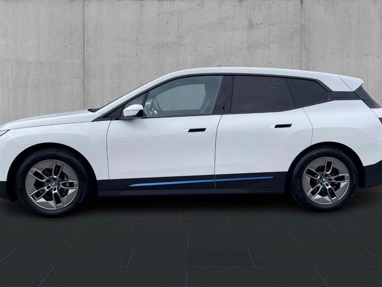 BMW iX xDrive40 Supercharged