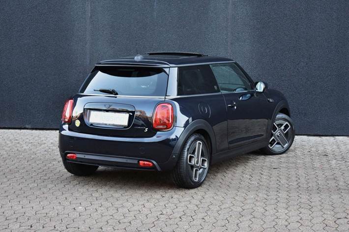 Sort Mini Cooper SE fra 2021