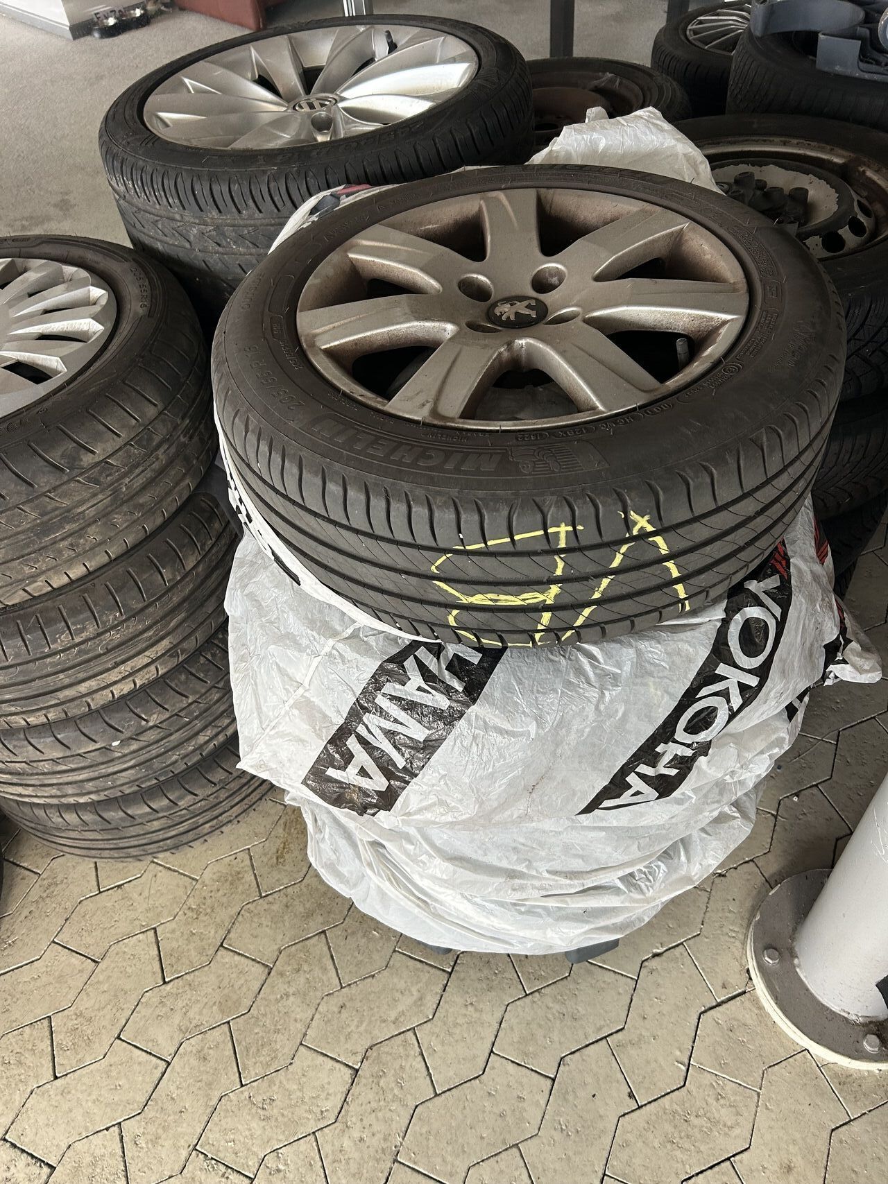 Sort Peugeot 308 fra 2013