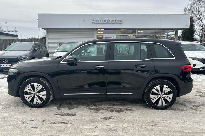 Sort Mercedes EQB 250+ fra 2024
