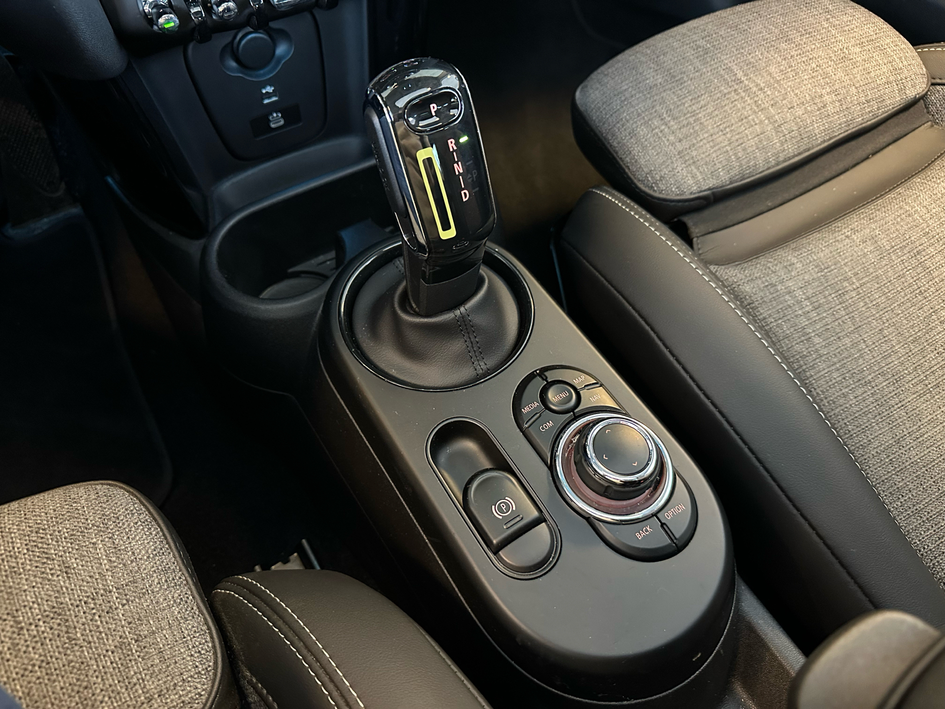 Grøn Mini Cooper fra 2022