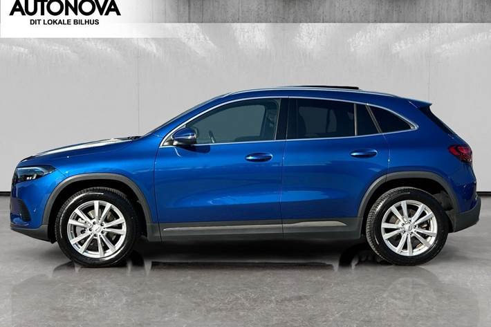 Blå Mercedes EQA 250 fra 2024